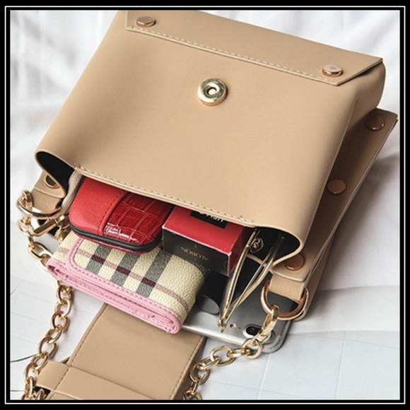 NEW CITY Metal Chain Crossbody Bag - Picture 4 of 8